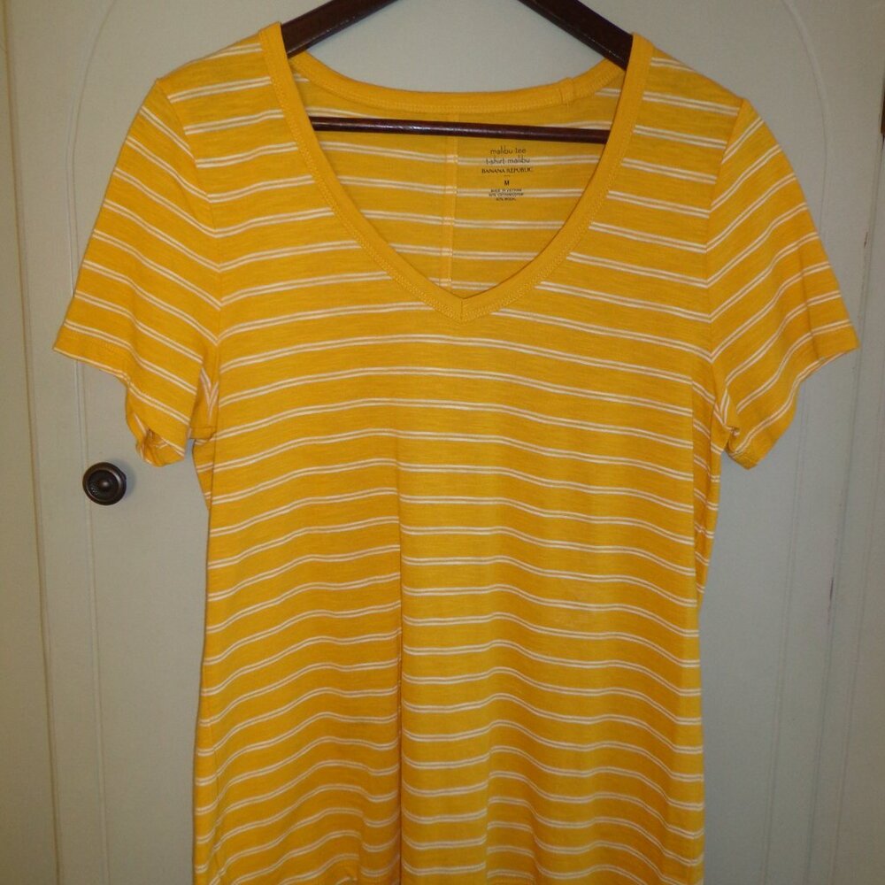 NWOT Banana Republic V-Neck Striped T-Shirt M Golden Yellow/White Short Sleeve